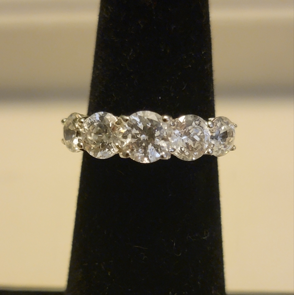 Sterling silver 925 cz size 5.25